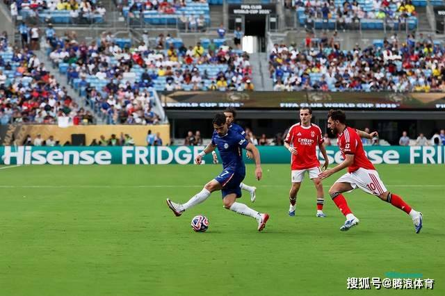 雷公助我！本菲卡1-1切尔西进加时，第86分钟因天气原因中断2小时